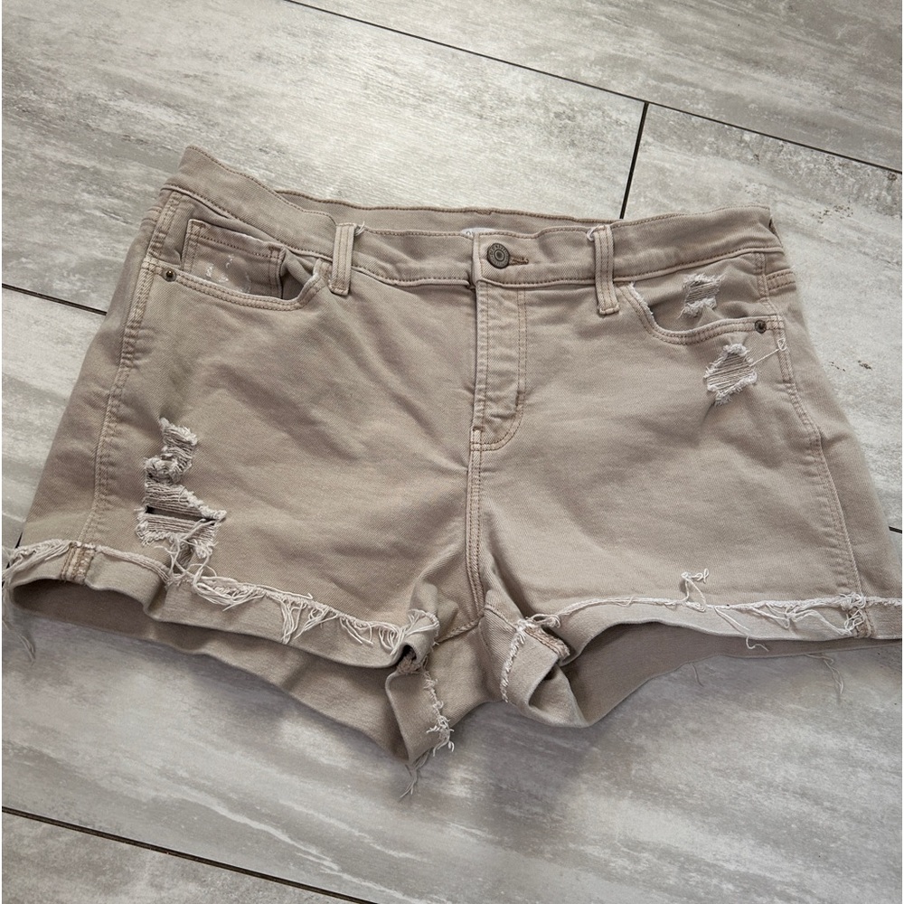 Old navy boyfriend midrise size 10 distressed shorts tan color